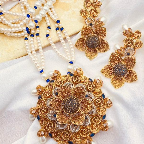 Beautiful Big Blue Flower Design Long Malla With Earrings