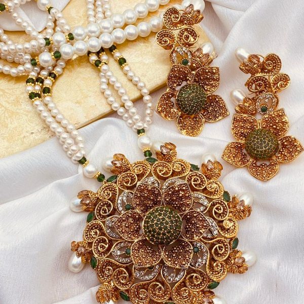 Beautiful Big Green Flower Design Long Malla With Earrings